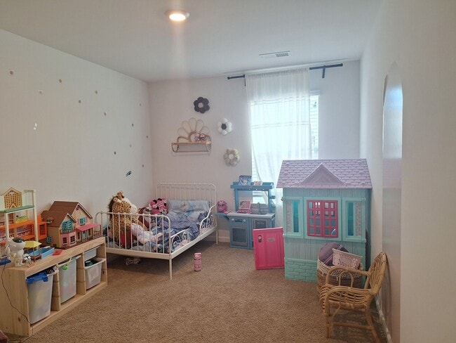 Building Photo - Delightful Four Bedroom Home Approximately...