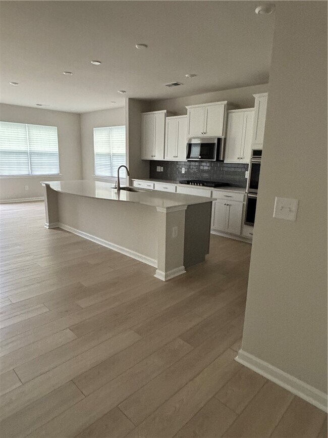 Building Photo - 102 Penrose Cir