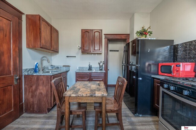 Building Photo - 3736 Decatur St