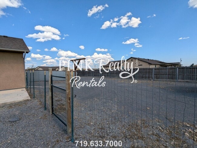 Building Photo - 1325 N Challenger Pl