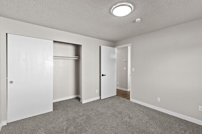 Building Photo - 319 S Johnson St