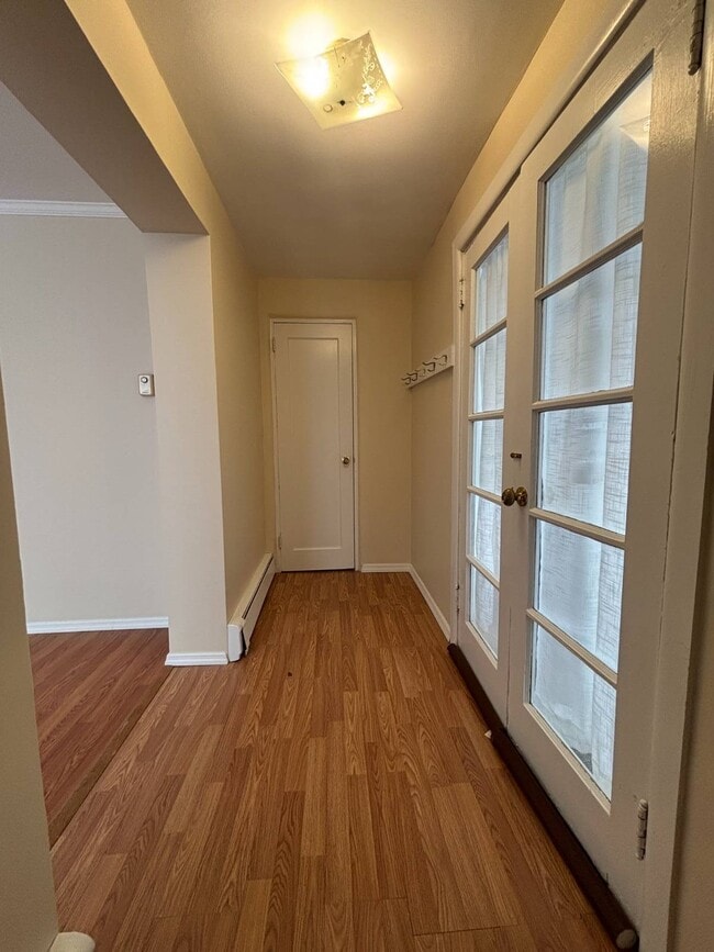 Building Photo - 627 W Park Ave