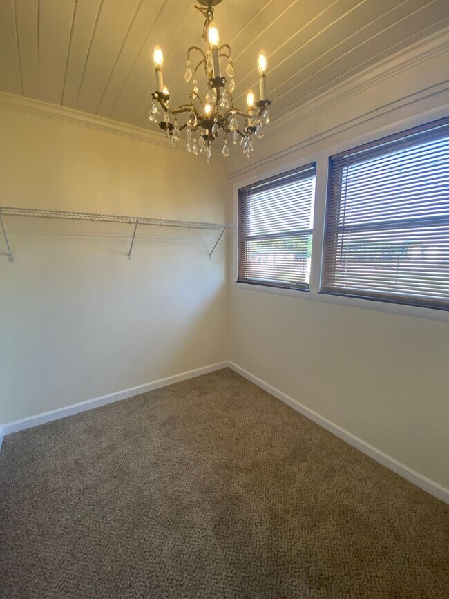 Building Photo - PRE-LEASE JULY 15th! - Adorable 4 bedroom 2.5 bath house in Athens, Ga.