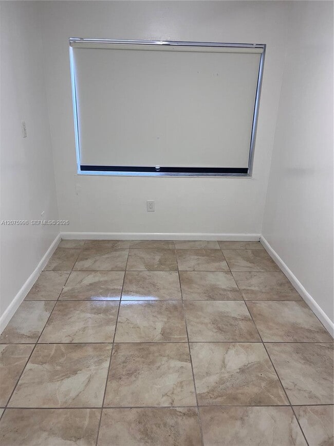 Building Photo - 1115 SW 136th Pl
