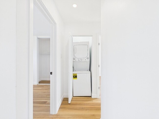 Building Photo - 3257-59 Luna Ave