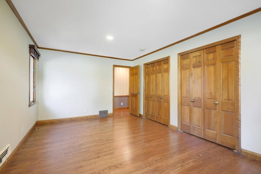 Building Photo - 7217 Glouchester Dr