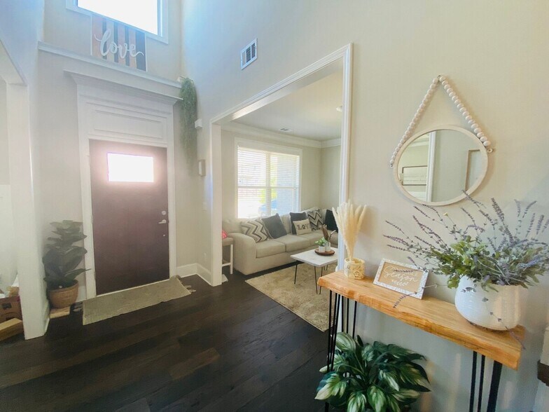 Building Photo - 5274 Sophia Downs Ct