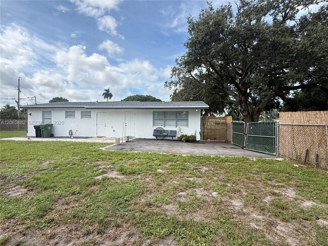 Building Photo - 1606 NW 12th Ave