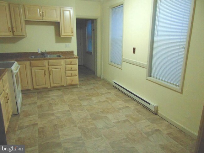 Building Photo - 10 Strode Ave