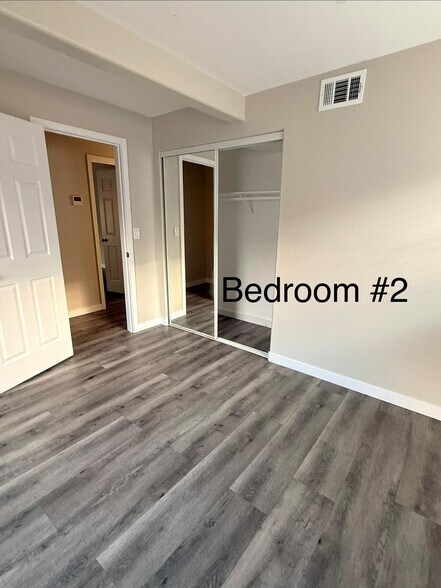 Building Photo - 118 Cedar Ave