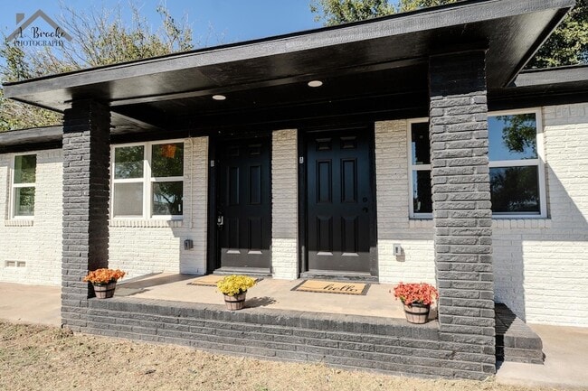 Building Photo - 103 Margaret St