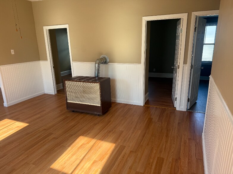 Building Photo - 538 Alden St