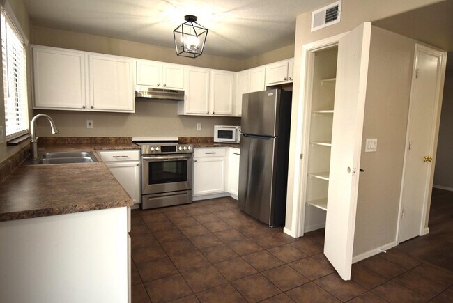 Building Photo - 15338 N 148th Ct