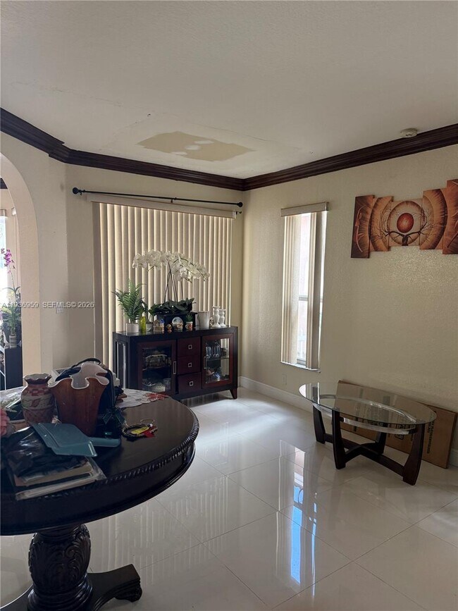 Building Photo - 3951 NE 13th Dr