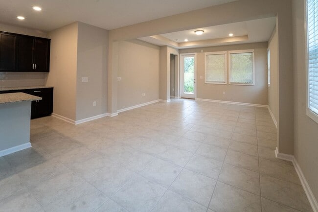 Building Photo - 298 Modesto Dr