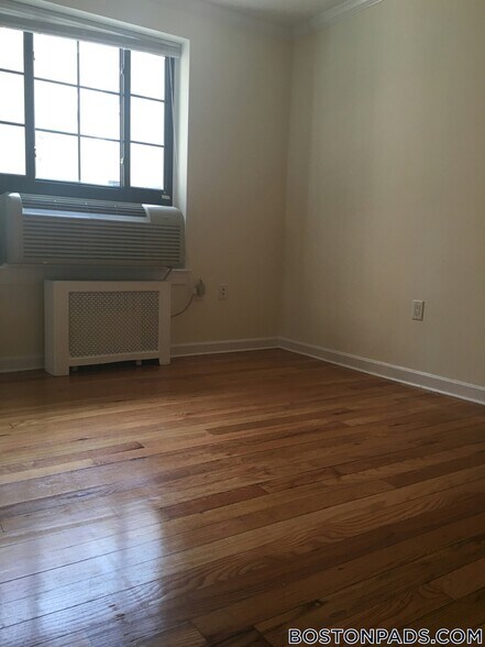 Building Photo - 60 Brattle St