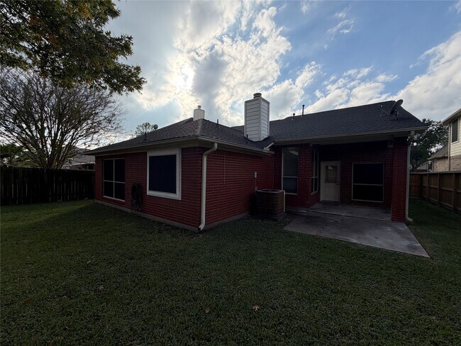 Building Photo - 6310 Pago Ln