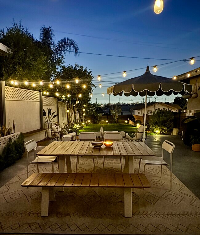 Building Photo - 3809 Floral Dr