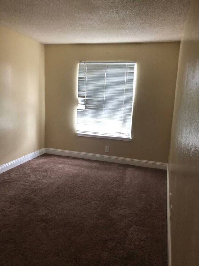 Building Photo - 541 Nevin Ave