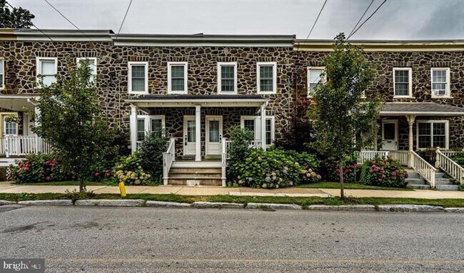 Building Photo - 126 N Wayne St