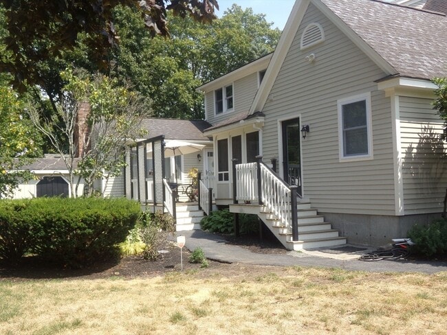 Building Photo - 162 Middlesex Ave