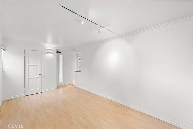 Building Photo - 670 Glomstad Ln