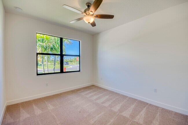 Building Photo - 12555 SW Manatee Marsh Ter