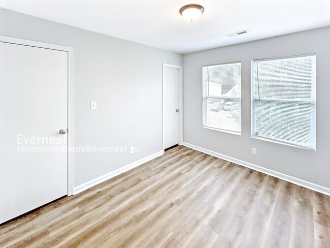 Building Photo - 165 Bayside Ln