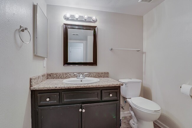 Building Photo - Gorgeous 2 Story Home Fully Upgraded – Move-In Ready!- 4 bedroom 3 bath