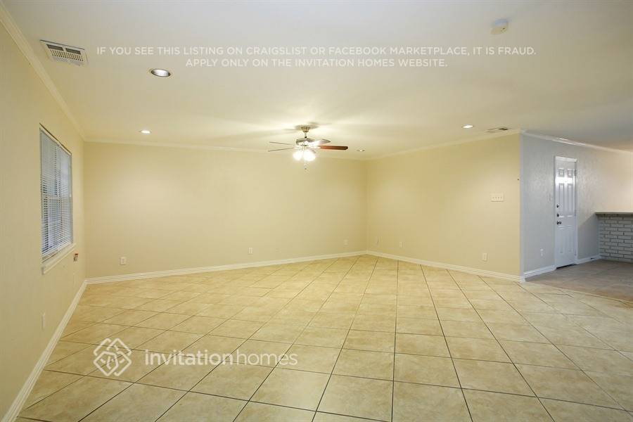 Building Photo - 807 Ross Ln