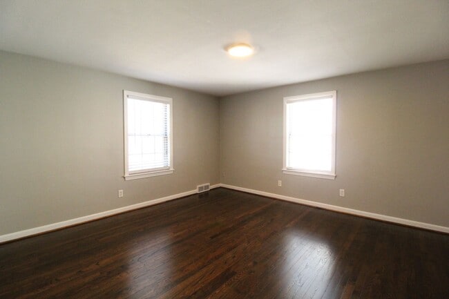 Building Photo - April FREE On This 2 Bedroom 2 Bath Duplex In The Waldo Area