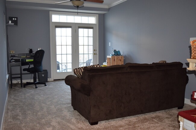 Building Photo - 2500 Eastbourne Dr