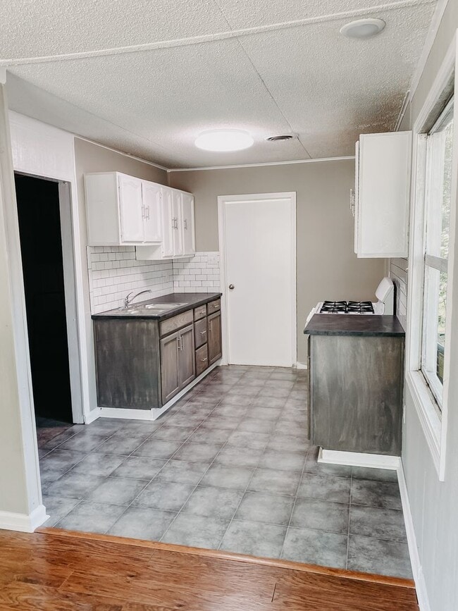 Building Photo - 3 Bdrm 1 Bath in Millington