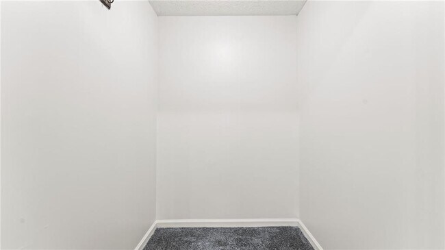 Building Photo - 405 Christopher Ln