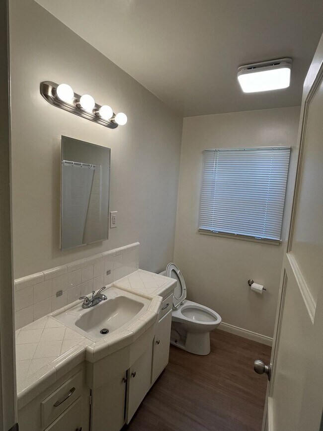 Building Photo - Three bedroom house in Lakewood ready for ...