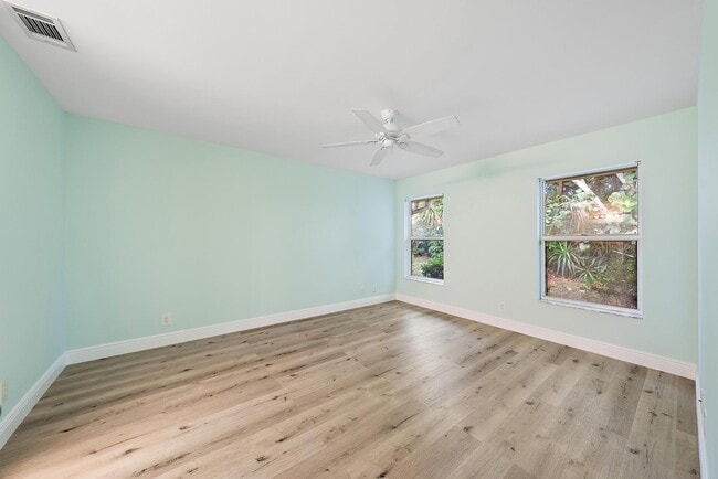 Building Photo - 10808 SE Sea Pines Cir