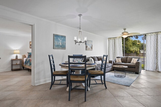 Building Photo - 2046 Beach Blvd