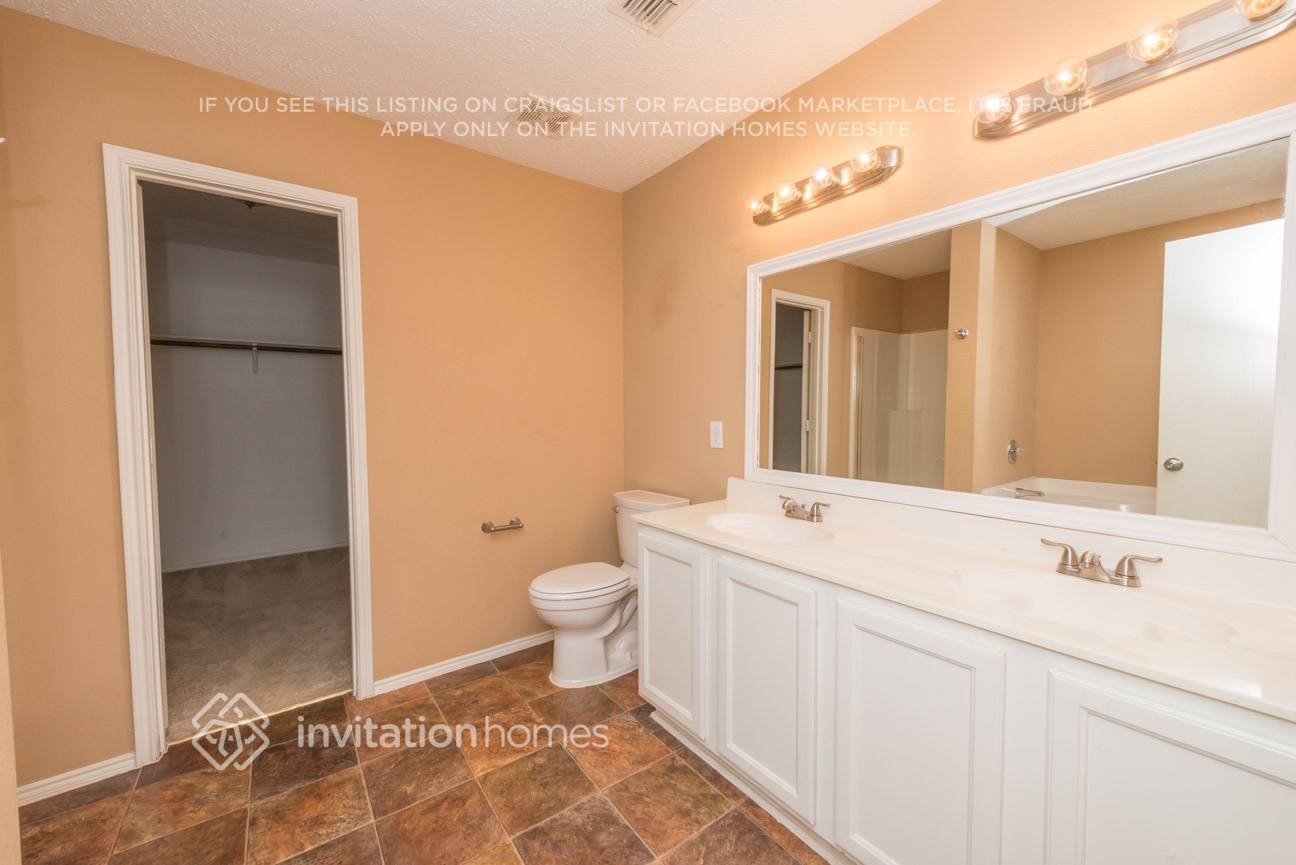 Building Photo - 3012 Cesareo Dr