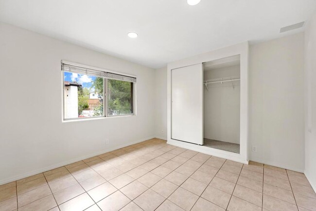 Building Photo - Cozy 2 Bed, 1 Bath Hideaway in Poway