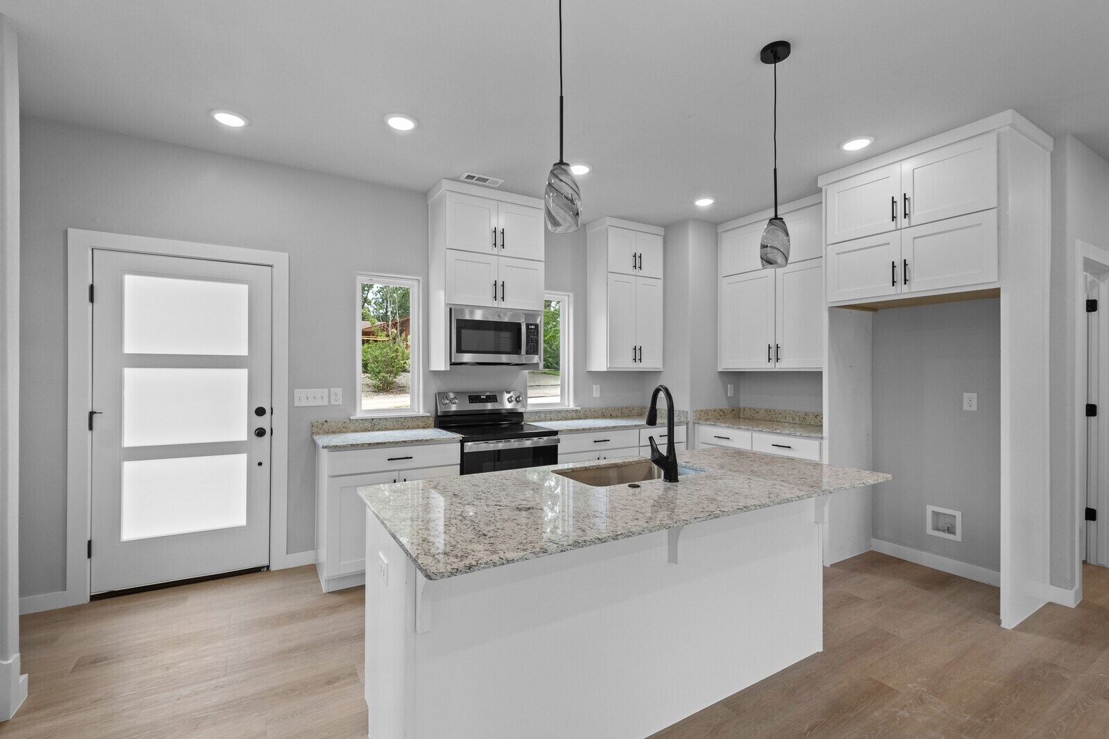 Building Photo - 2 Brightling Ln