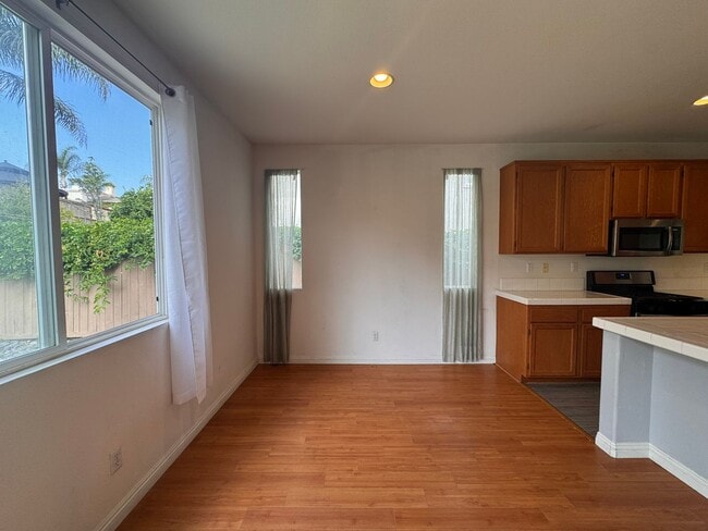 Building Photo - Spacious 5-Bedroom Home in Sought-After Vi...