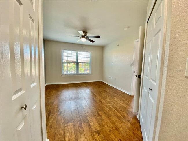 Building Photo - 5467 Vineland Rd