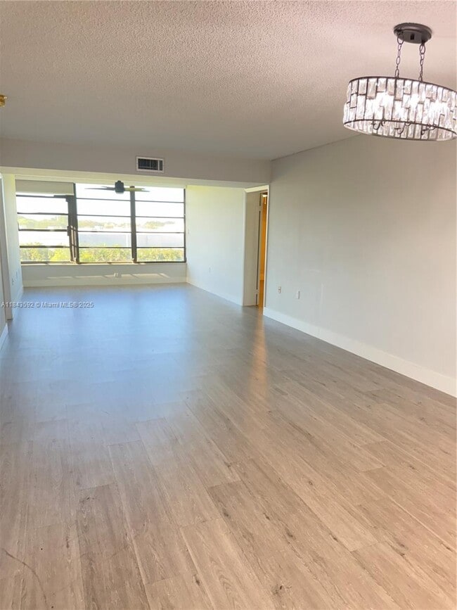 Building Photo - 1508 Whitehall Dr