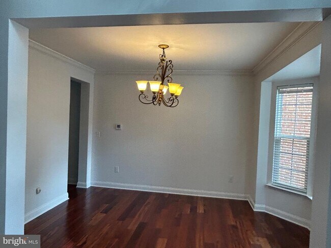 Building Photo - 46728 Hollow Mountain Pl