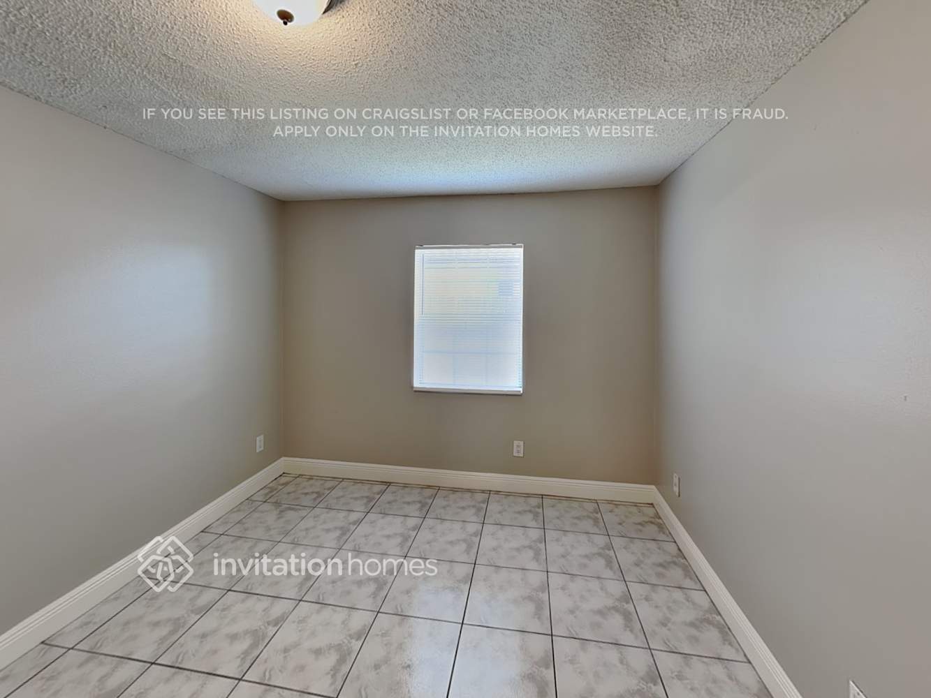 Building Photo - 302 Iowa Woods Cir W