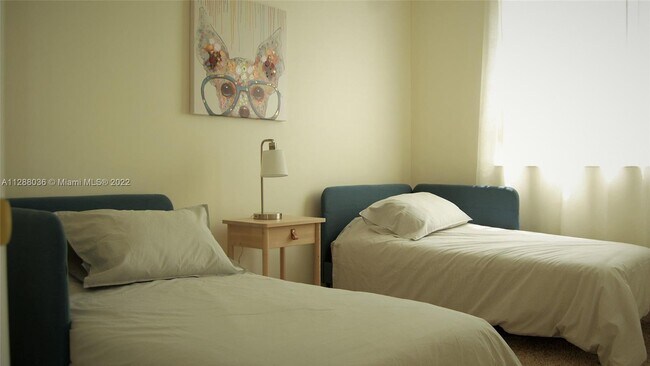 Building Photo - 3155 NE 184th St