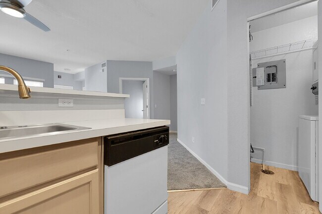 Building Photo - $1,650.00, Spacious 2-bedroom, 1 bath Cond...