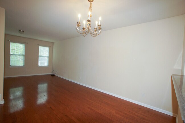 Building Photo - 136 Dove Cottage Ln
