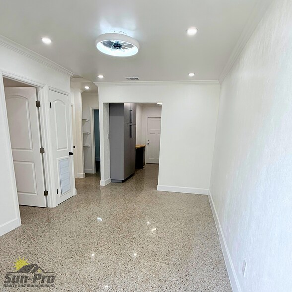 Building Photo - 750 Bethune St