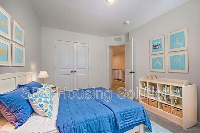 Building Photo - 9011 E 85th Pl